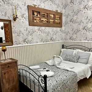 https://apt-antique-in.krakowhotelspoland.com